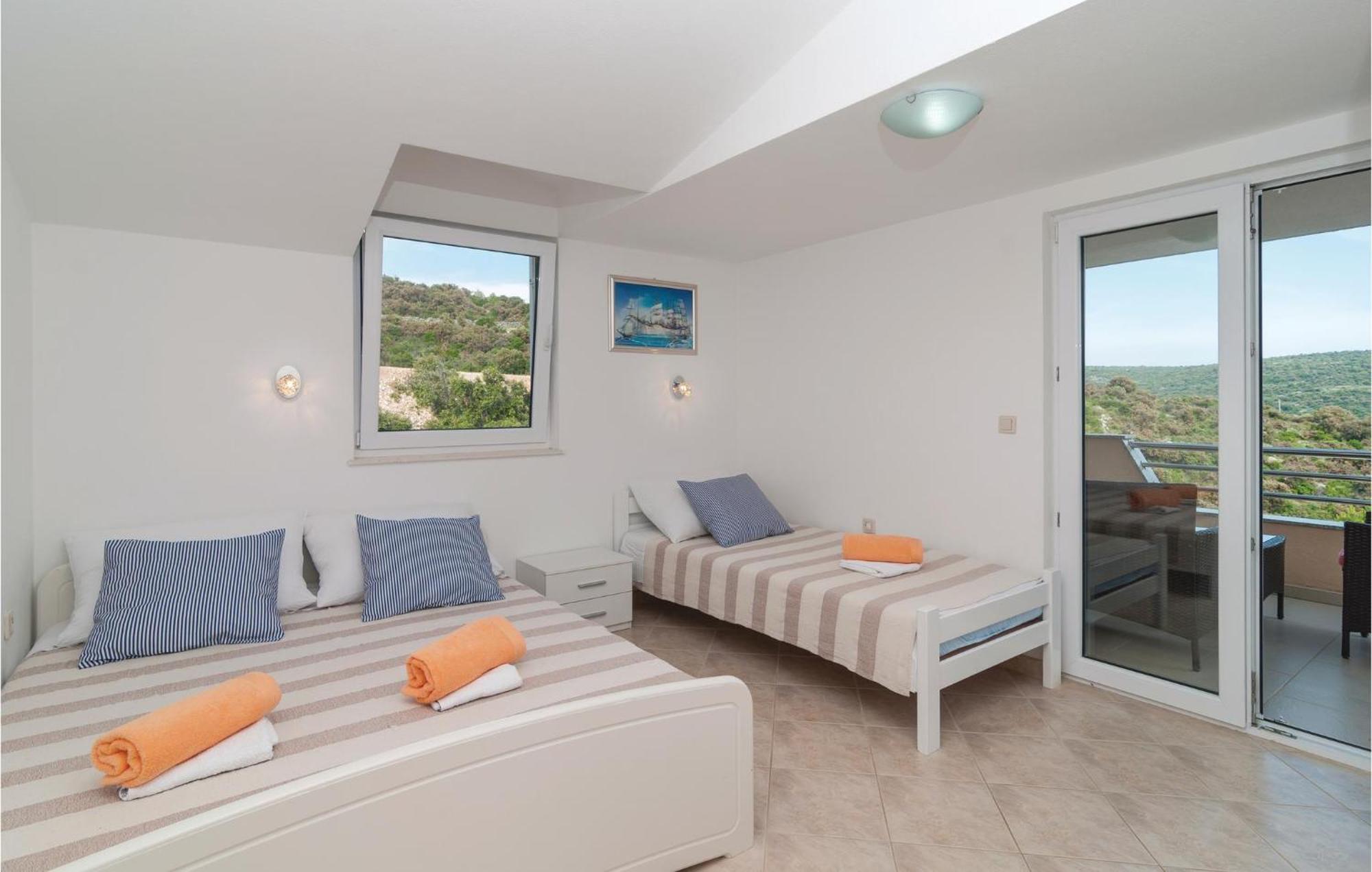 Stunning Apartment In Sevid With Kitchen Dış mekan fotoğraf