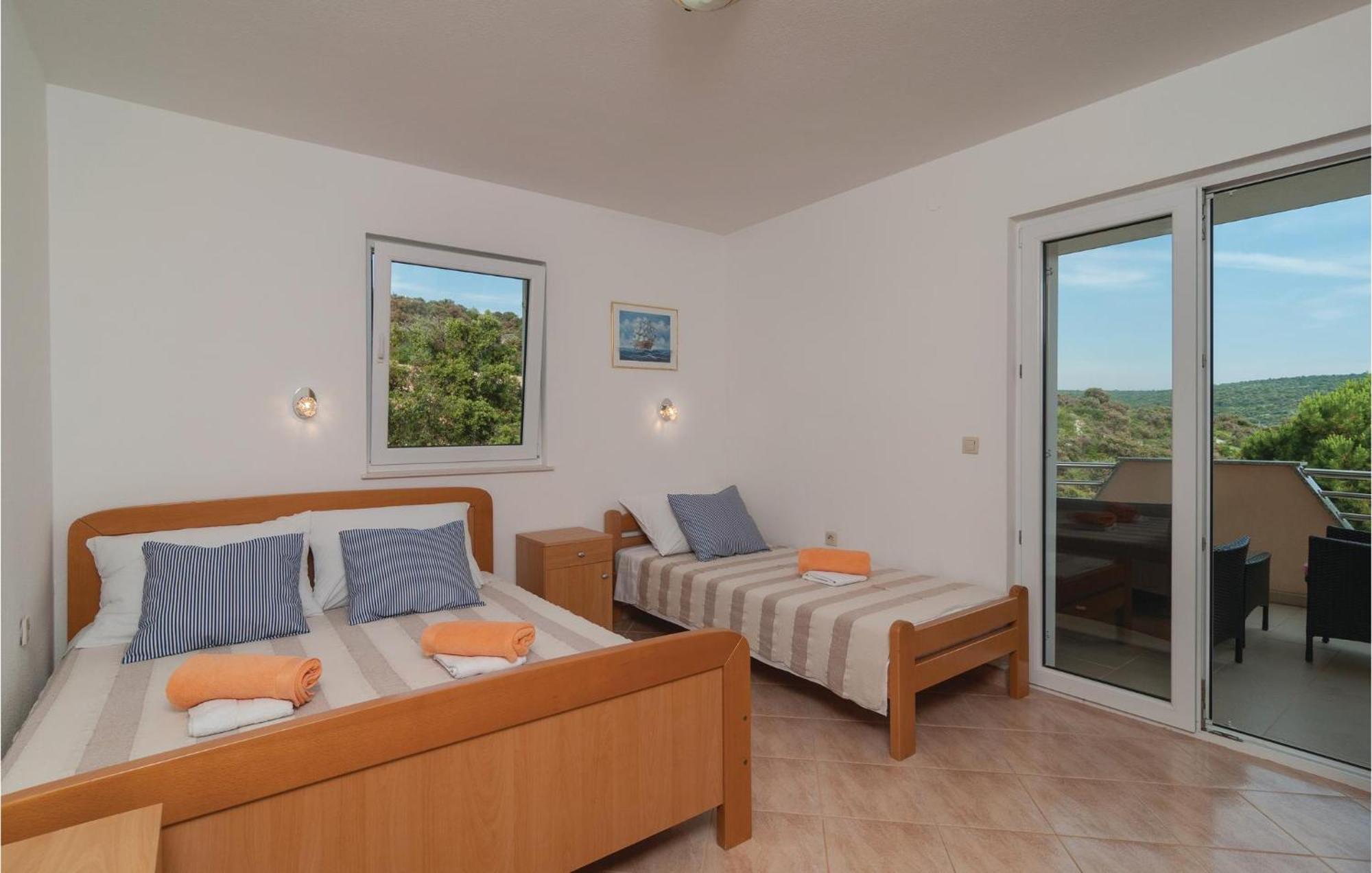 Stunning Apartment In Sevid With Kitchen Dış mekan fotoğraf
