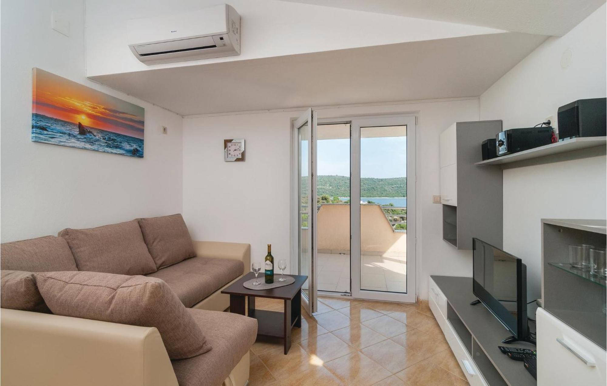 Stunning Apartment In Sevid With Kitchen Dış mekan fotoğraf
